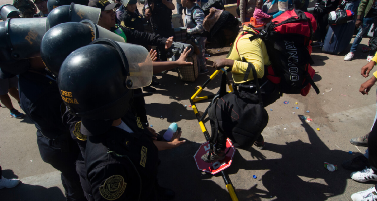Crisis migratoria: se registran nuevos enfrentamientos en la frontera de Chile y Perú