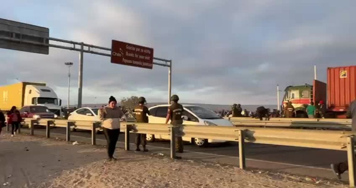 Nuevos incidentes en frontera entre Chile y Perú dejan al menos 2 detenidos: bloquearon paso vehicular