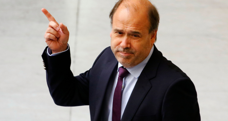 DC descarta entrar al Gobierno y se inclina por colaborar “con autonomía” en reformas.