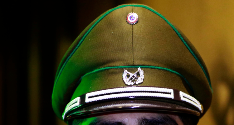 Detienen a capitán de Carabineros por robo de mercadería en supermercado de Temuco