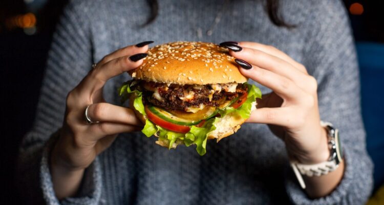 Cuáles son las ofertas y promociones para celebrar el Día Internacional de la Hamburguesa en Chile