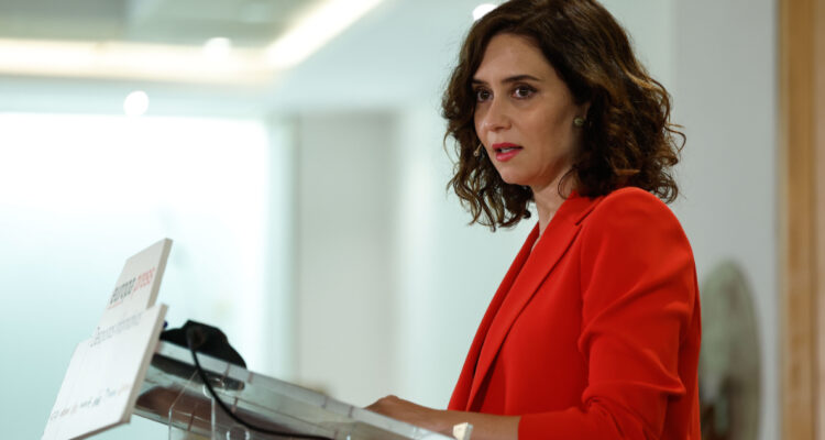 Díaz Ayuso, la líder del ala dura de la deceha española que incomoda al gobierno de Pedro Sánchez