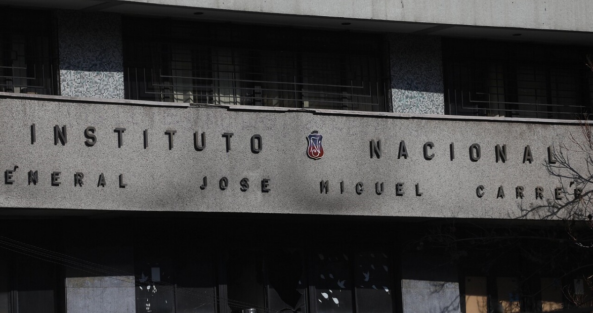 “Dictadura infantil”: profesor del Instituto Nacional critica nueva toma del recinto