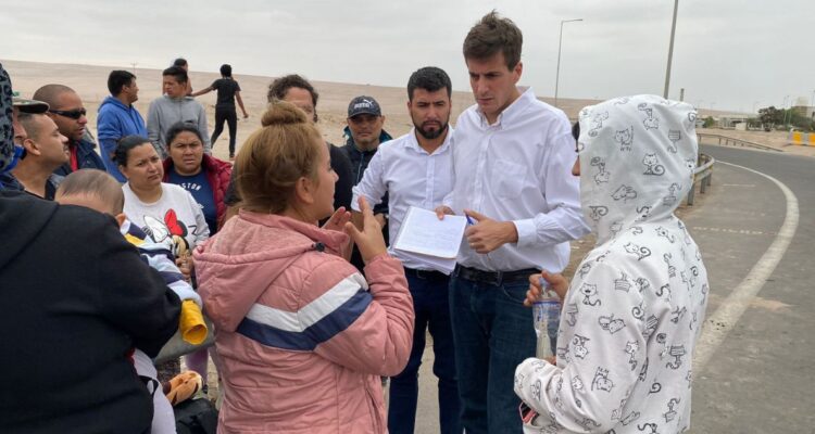 Diputado Diego Schalper (RN) en la frontera de Chile con Perú.