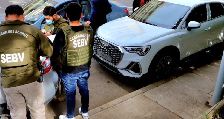 Diputada boliviana denuncia que gobierno entregó auto robado en Chile al Congreso