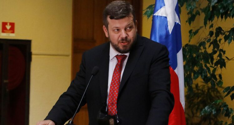 Diputado Johannes Kaiser se refirió al proyecto de nueva Constitución