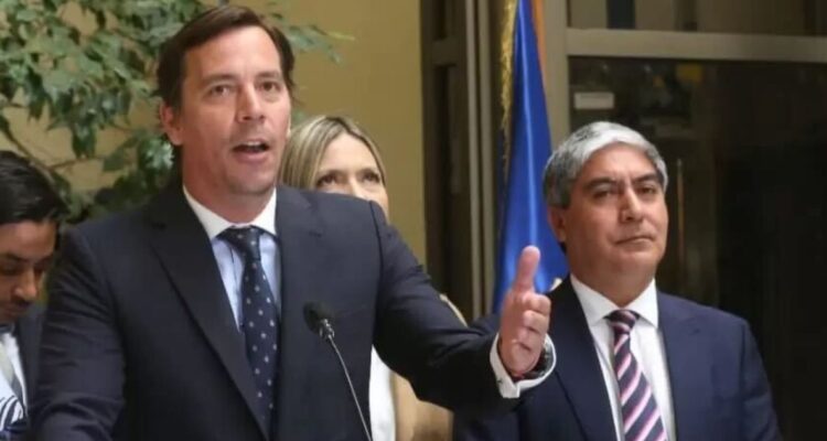 “Bolsa de pitutos”: diputados UDI ofician a Dipres por creación de 94 mil empleos públicos en un año