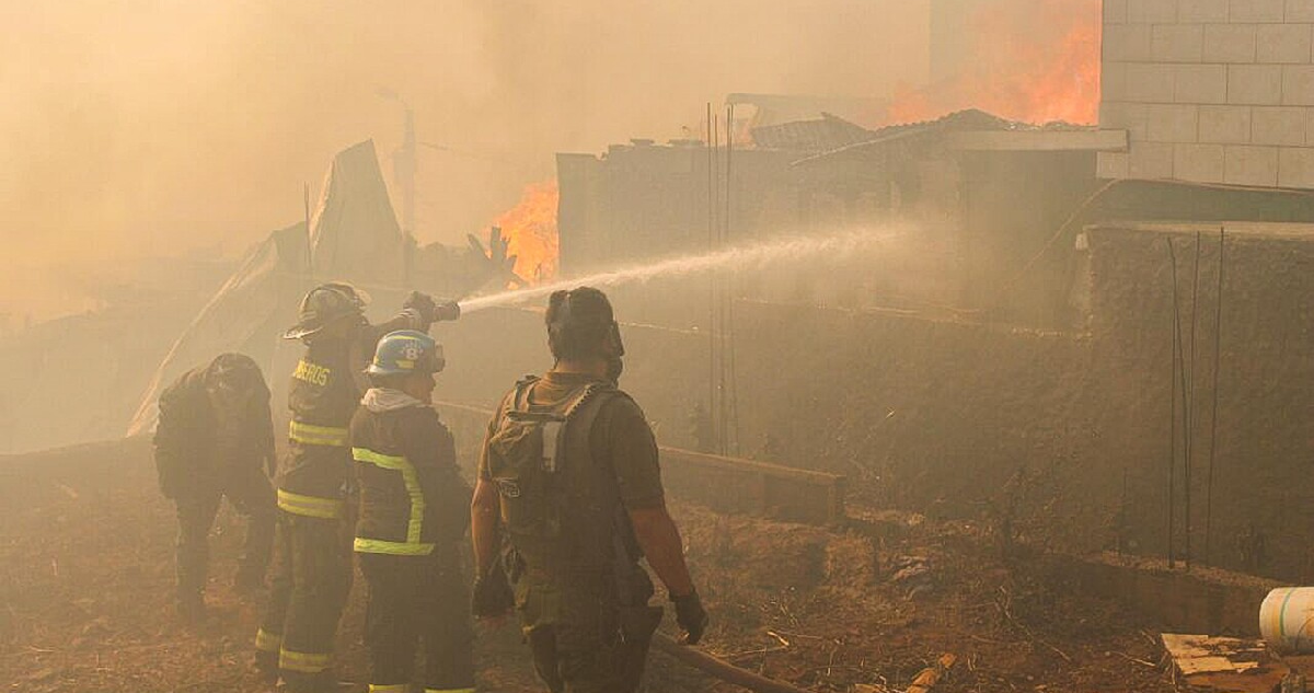 dos-muertos-deja-incendio-en-talcahuano-uno-de-ellos-murio-intentando-rescatar-a-persona-atrapada.png