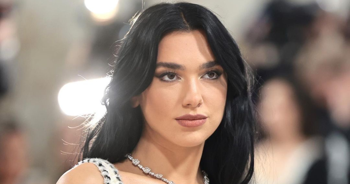 Dua Lipa en MET Gala