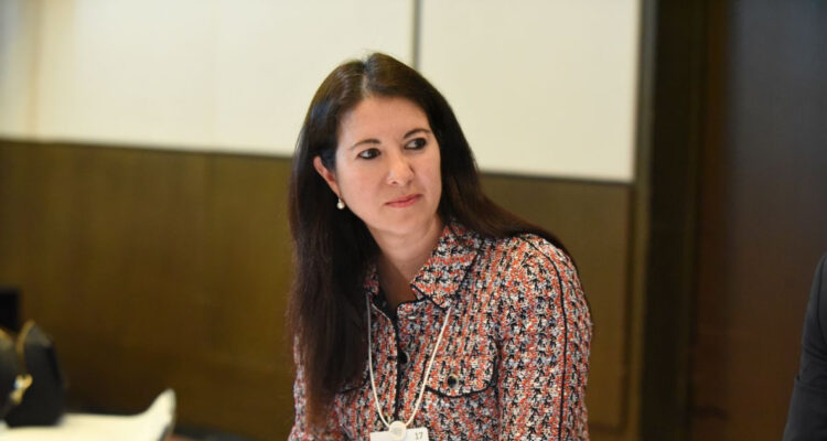 Por primera vez una economista latina es elegida como gobernadora de la Reserva Federal