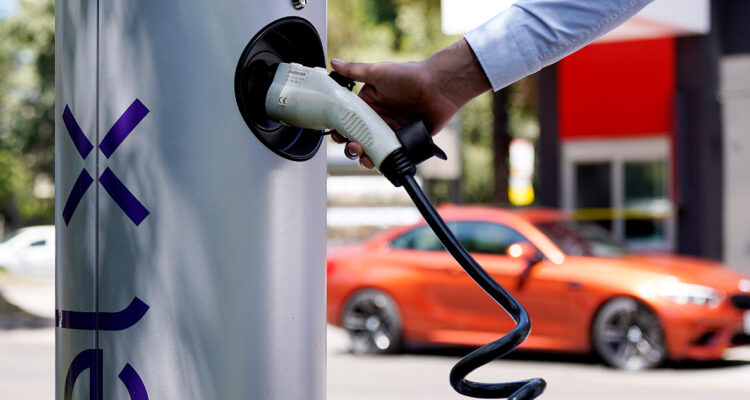 Senadores piden al Gobierno que existan incentivos tributarios para usuarios de electromovilidad