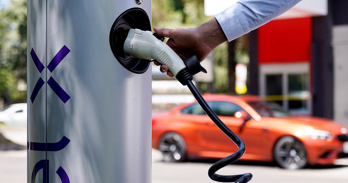Senadores piden al Gobierno que existan incentivos tributarios para usuarios de electromovilidad