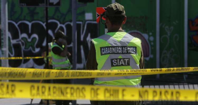 En riesgo vital queda víctima de violento asalto al interior de un vehículo en Arica: hay 4 detenidos.