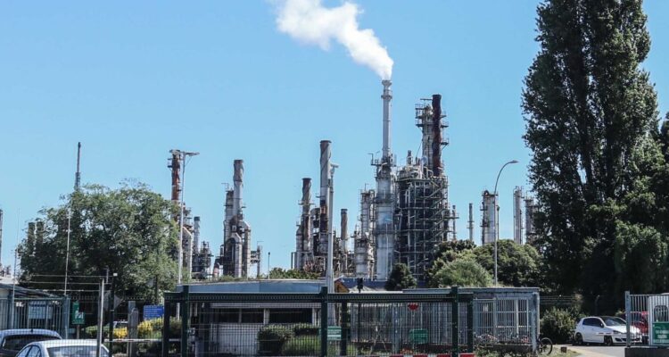 Caso crudo iraní: querellantes y ENAP piden a la Suprema que ordene repertir juicio contra ejecutivos