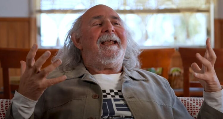 Erick Pohlhammer hablando en una entrevista.