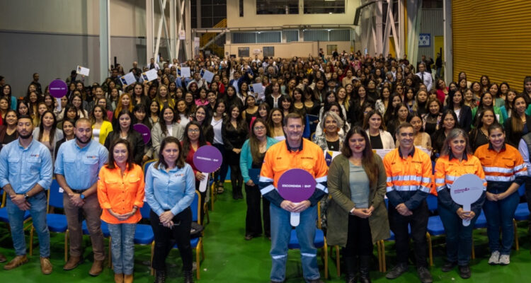 Escondida | BHP triplica promedio nacional en equidad de género