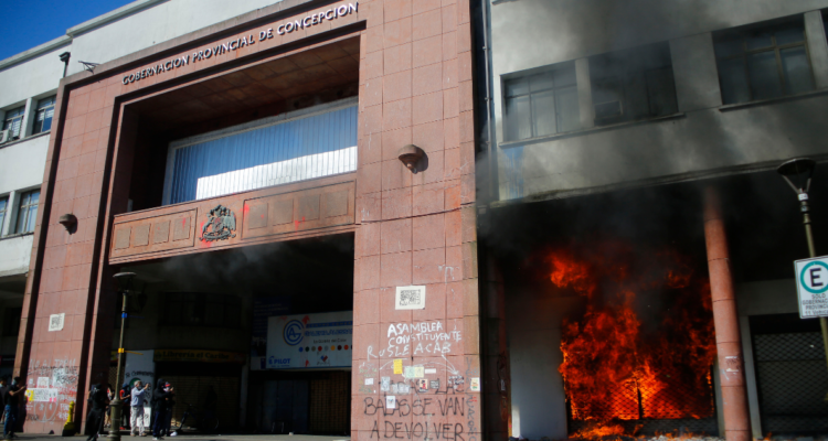 estallido social incendio Gobernación
