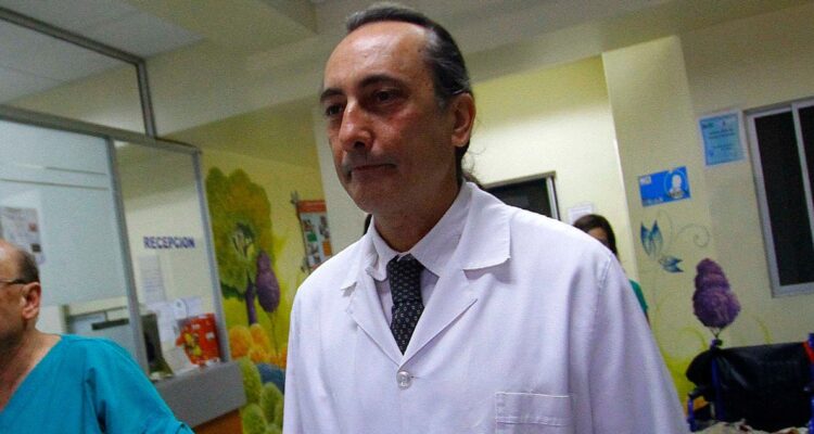 Ex ministro de Salud asegura que isapres no quebrarán y que en su periodo vio lobby brutal en Congreso