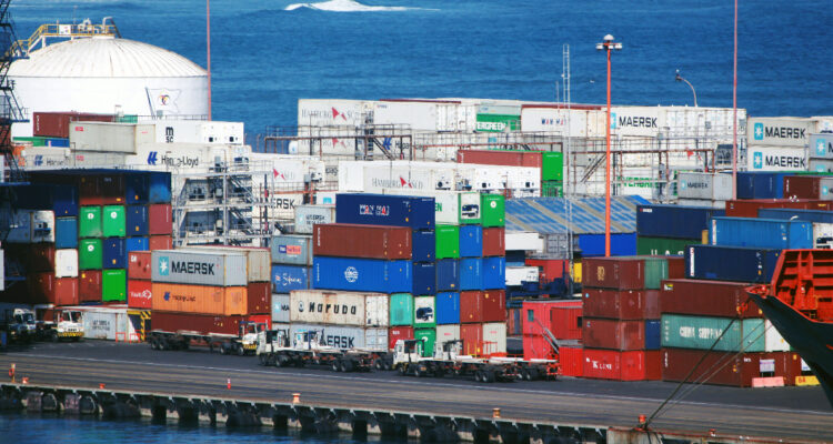 Chile marca superávit comercial de US$1.146 millones en abril