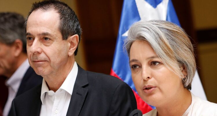 Exsubsecretario Larraín descarta denuncia de acoso sexual y reconoce relación tensa con ministra Jara.