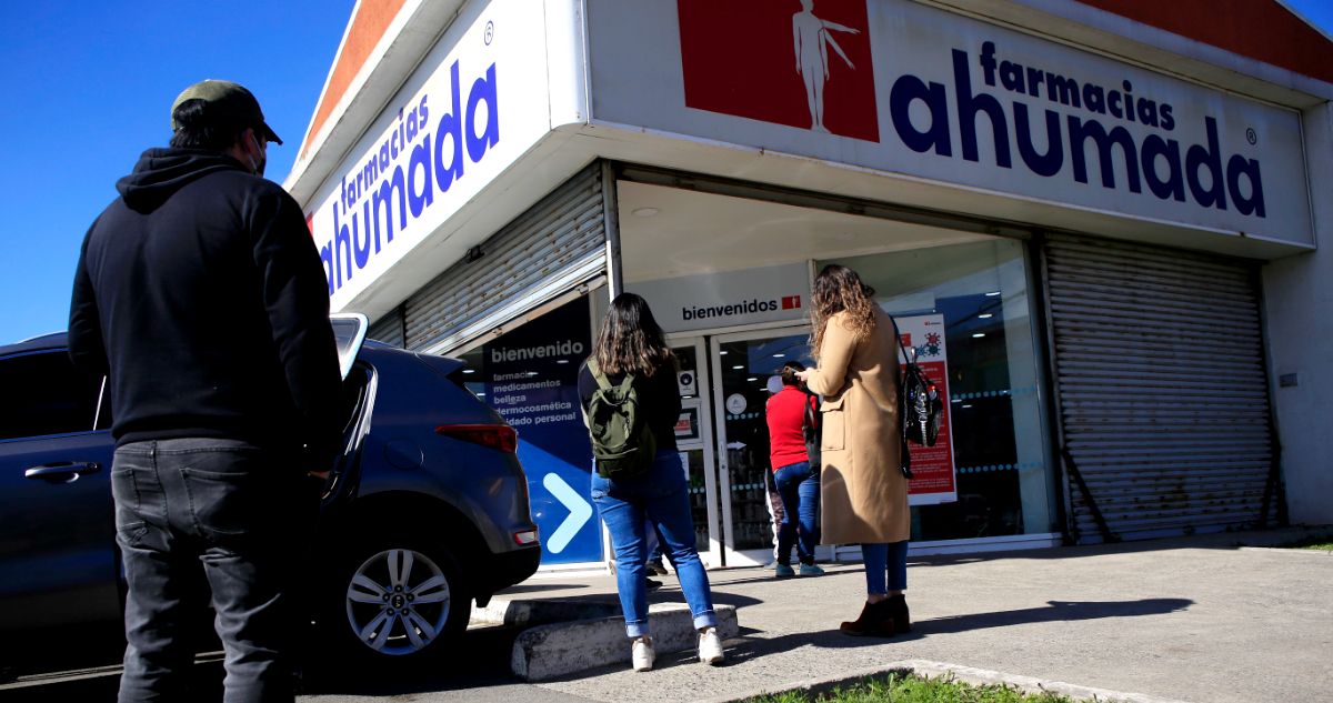 Anuncian la venta de Farmacias Ahumada en Chile