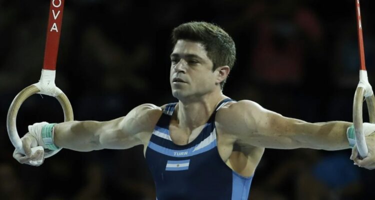 Exgimnasta olímpico argentino es acusado de ciberacoso sexual a una alumna