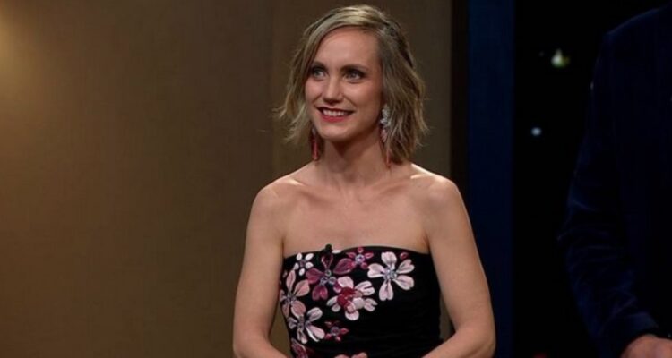 Fernanda Hansen comparte importante logro personal: “Con orgullo y felicidad sostengo este diploma”