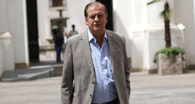Vidal asegura que PPD “ya cumplió su ciclo” y que “no se puede estar con el Gobierno a medias”