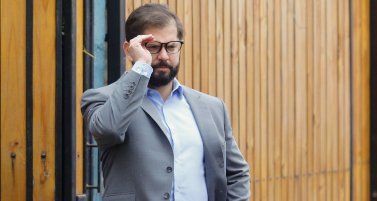 ¿Una cerveza, vino y ron marca “Boric”?: Intentaron registrar nombre para tragos e Inapi dijo que no