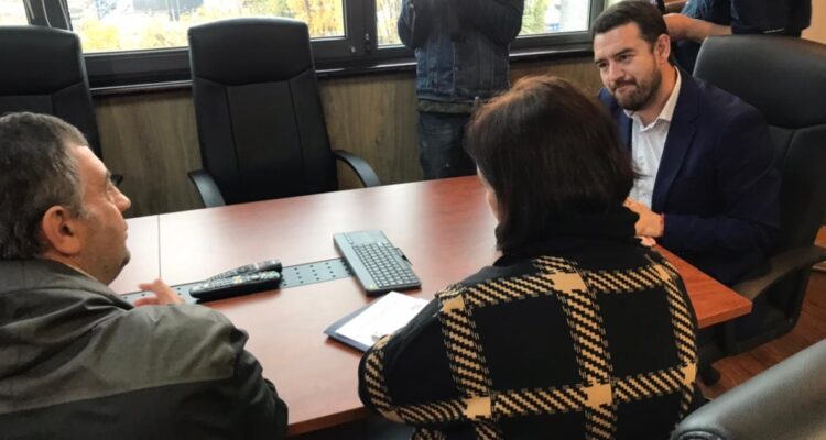 Gobernador Rivas se reúne con Héctor Urban tras ataque armado