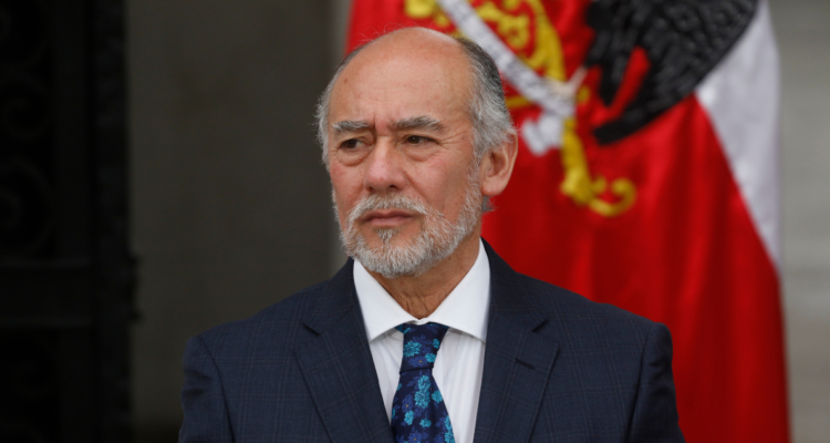 “Hemos estado pololeando con el Gobierno”: Flores revela acercamientos entre la DC y La Moneda.