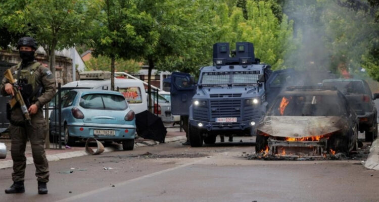 75 heridos de varias nacionalidades deja grave combate en Kosovo: 25 de ellos son soldados de la OTAN