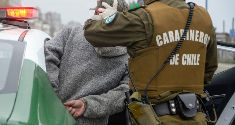 Hombre detenido tras ingresar armado y retener a enfermera en el Hospital de Ovalle