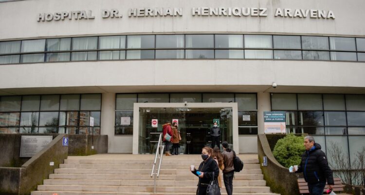 Aseguran que urgencia del Hospital de Temuco está colapsada por consultas de cuadros respiratorios