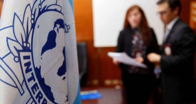 Detienen a sexto chileno acusado de robar 1 millon de euros en joyas en España