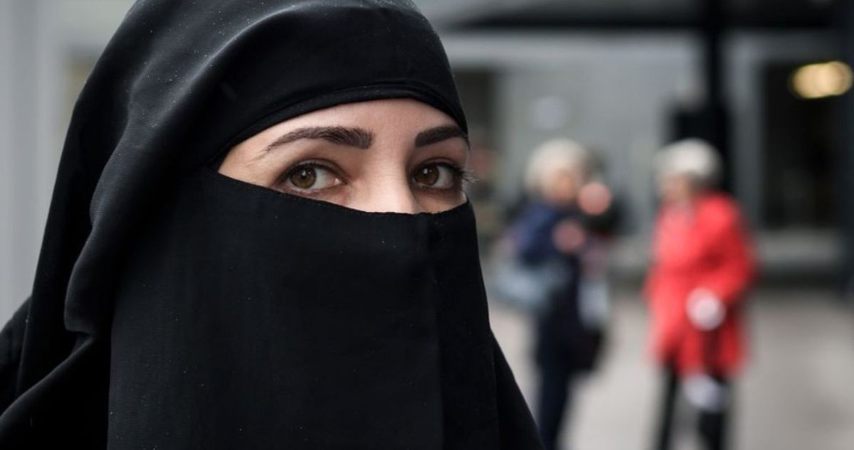 En Irán se busca restituir el uso de la hiyab en las mujeres