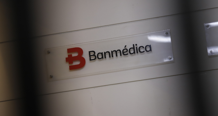 Imagen de la fachada de una isapre