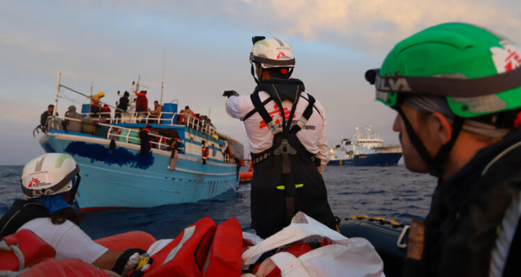 Italia aprueba la “Ley Cutro” que aumenta las penas contra traficantes de migrantes