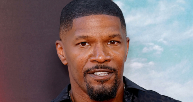 Jamie Foxx en una alfombra roja