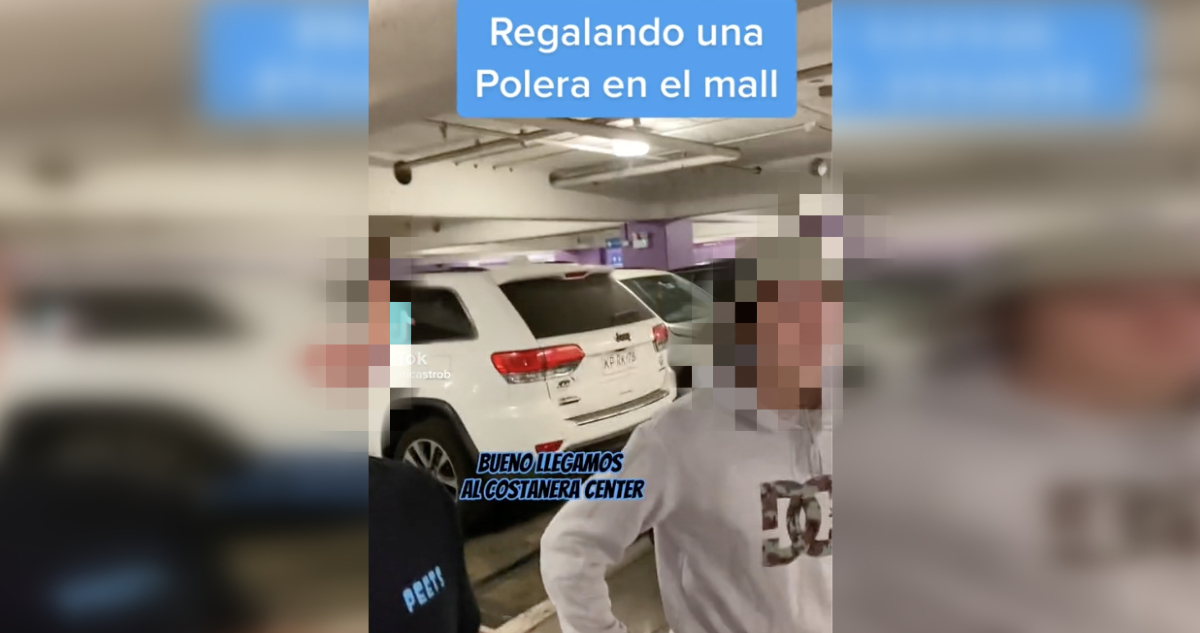 Captura de pantalla | Jeep inscrito por el senador Juan Castro Prieto en la Corporación desde agosto de 2018 en estacionamiento mall Costanera Center.