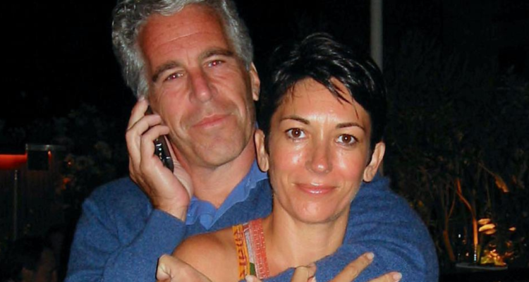 Jeffrey Epstein junto a Ghislaine Maxwell