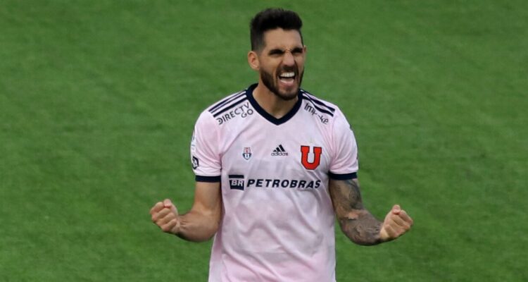 Joaquín Larrivey recibe oferta concreta para volver a jugar en Chile: firmaría hasta fines de 2024