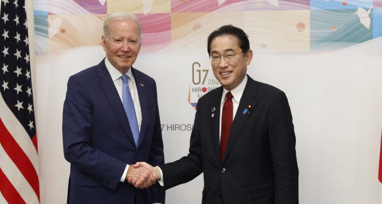 Joe Biden y Fumio Kishida