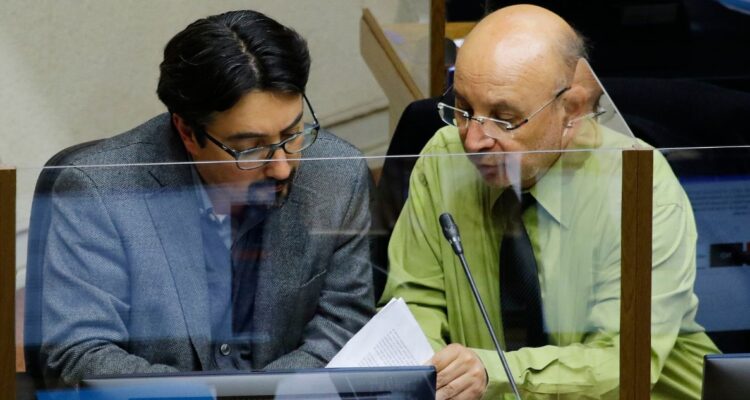 “Podríamos ir por el Rechazo”: Castro respalda a Latorre ante posible triunfo de derecha en elecciones