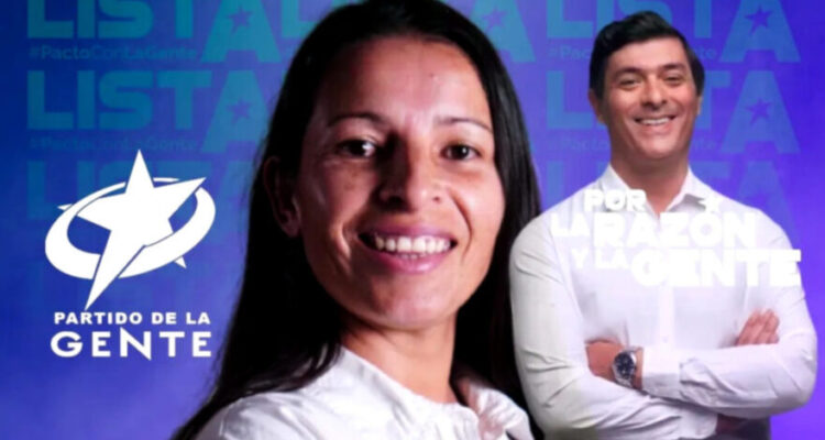 Karla Añes junto a Parisi durante la campaña