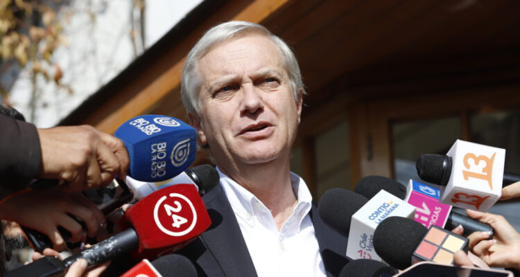 Kast apunta al diálogo y espera dejar a todos los chilenos conformes, no sólo al Partido Republicano