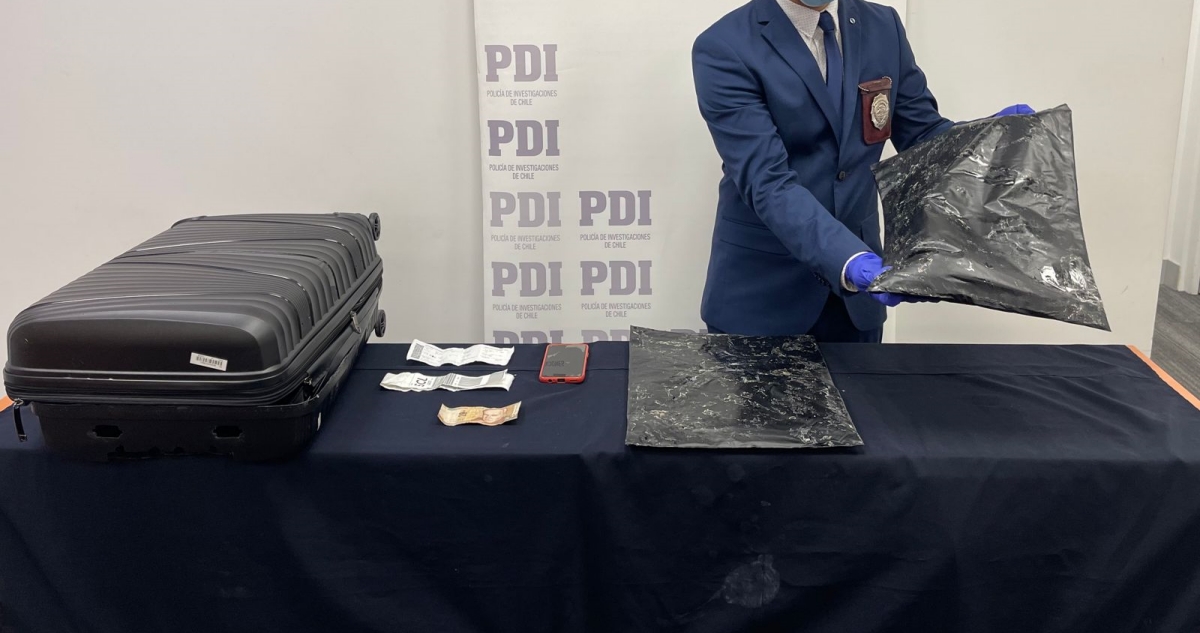 Detienen a sujeto en el Aeropuerto de Santiago con $112 millones en ketamina