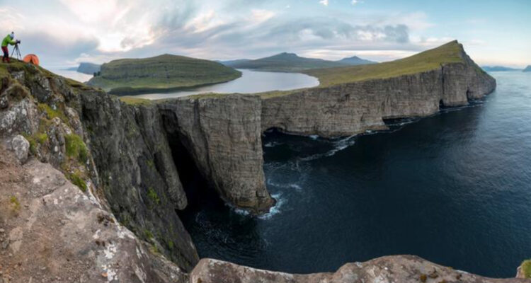 Lago Sorvágsvatn, crea una ilusión óptica de estar flotando