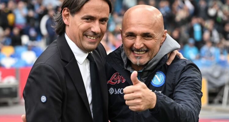 Luciano Spalletti (a la derecha) no seguirá en el Napoli.