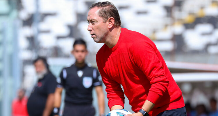 Luis Mena nuevo DT Roja Femenina